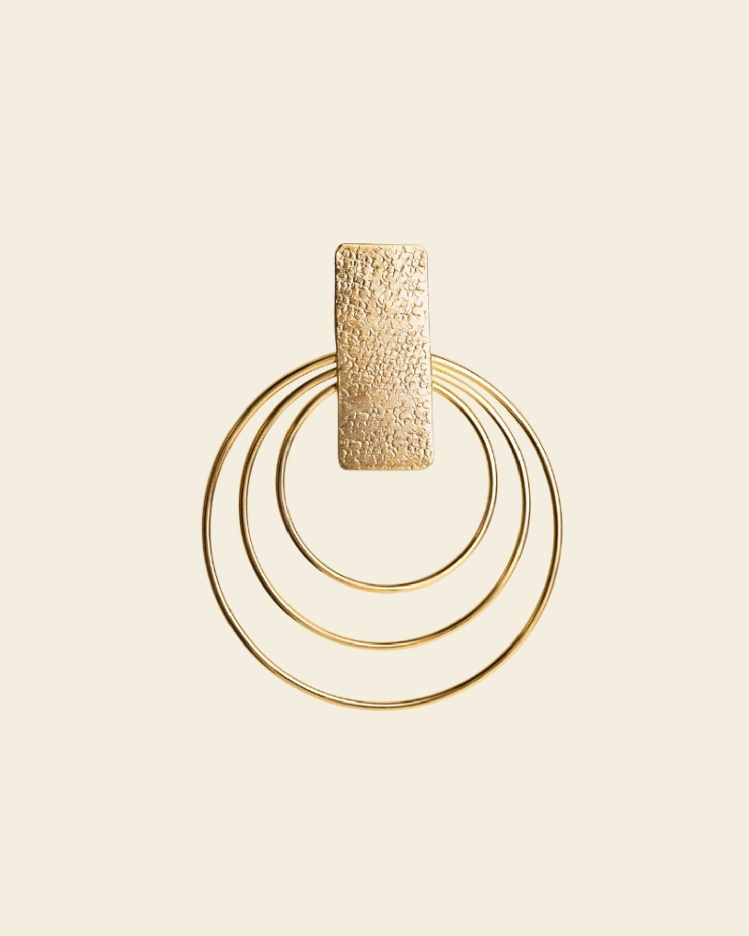 Handcrafted bronze accessory with 24K gold plating

Inspired by ancient jewelry showcased at the Bogotá Museum of Gold. A timeless piece that connects past and present.

Show your style with Zipa and tag us @bokdi.eu!
